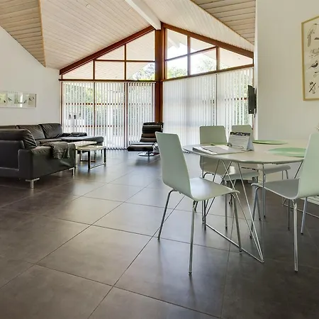 Two-bedroom Holiday In * Hals