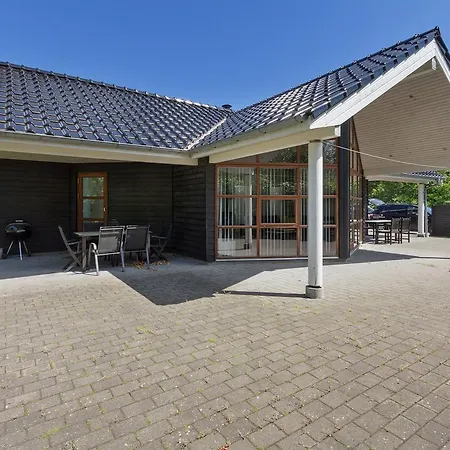 Two-bedroom Holiday In * Hals