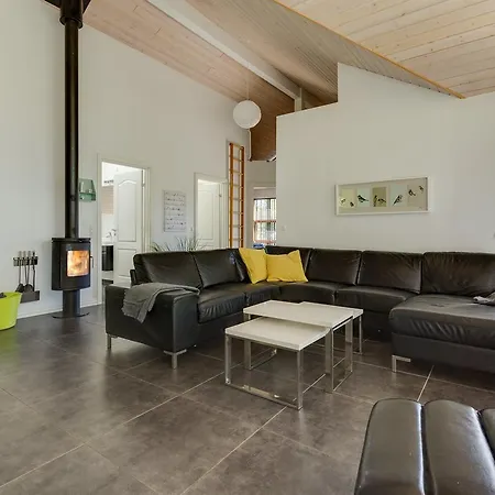 Two-bedroom Holiday In * Hals
