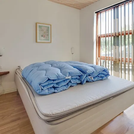 Two-bedroom Holiday In * Hals